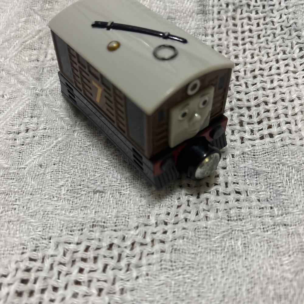 Thomas TOBY The TRAM MOTOR - Round Magnets, Take N'Play Thomas, 2013 Mattel